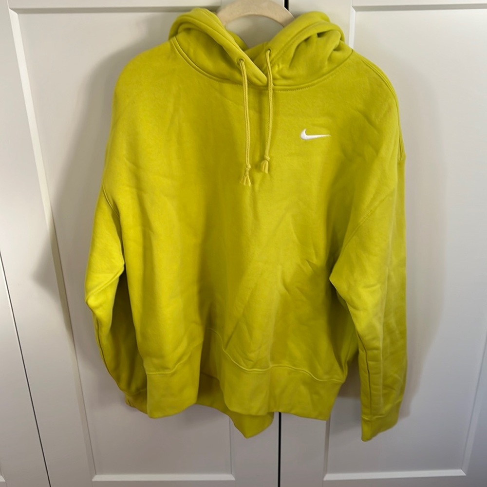 NWOT Nike unisex sportswear essential citron yellow hoodie